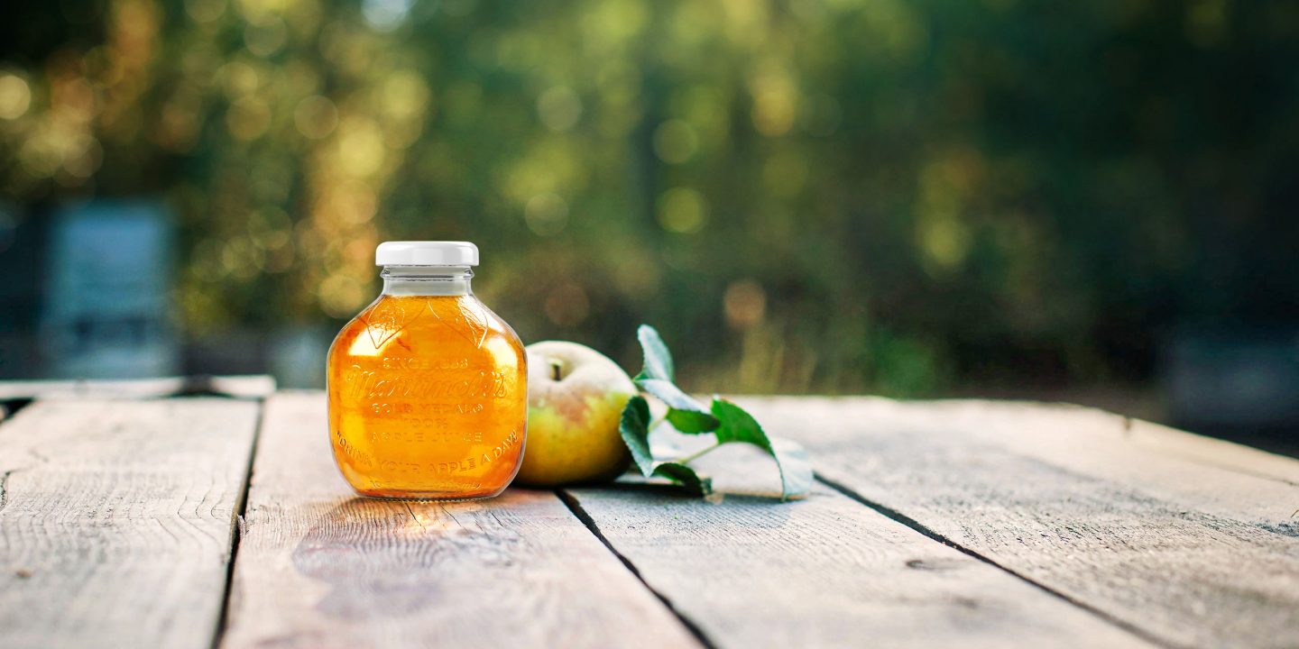 100% Apple Juice 10oz Glass Bottle With Label - S. Martinelli & Co