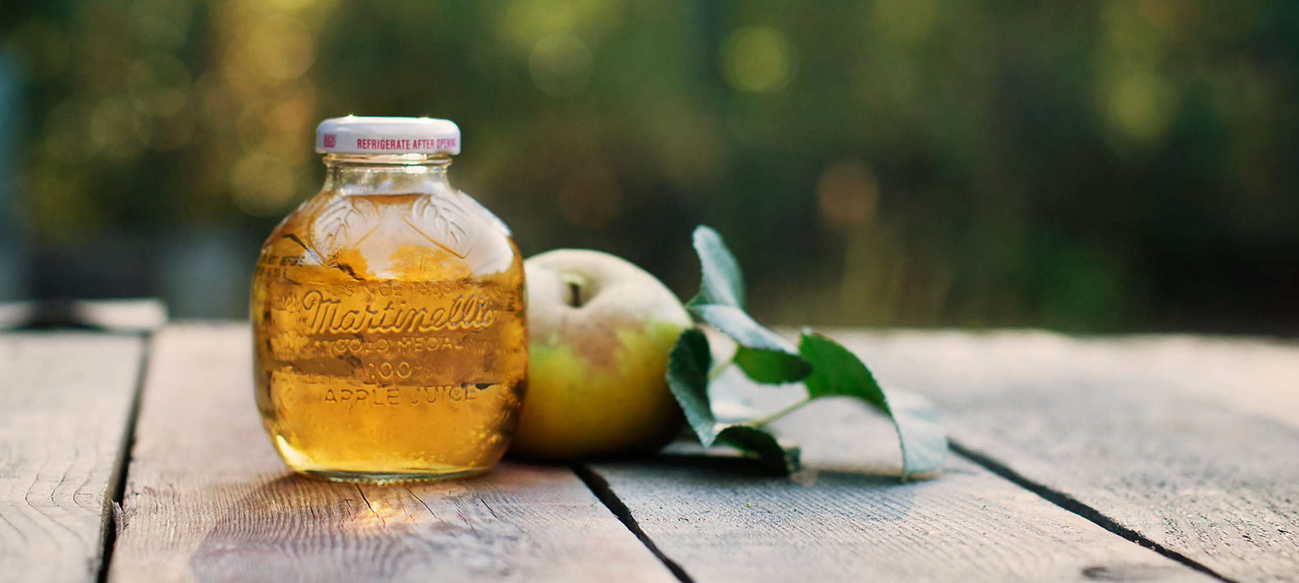 100% Apple Juice 10oz Glass Bottle - Still Juices - S. Martinelli & Co